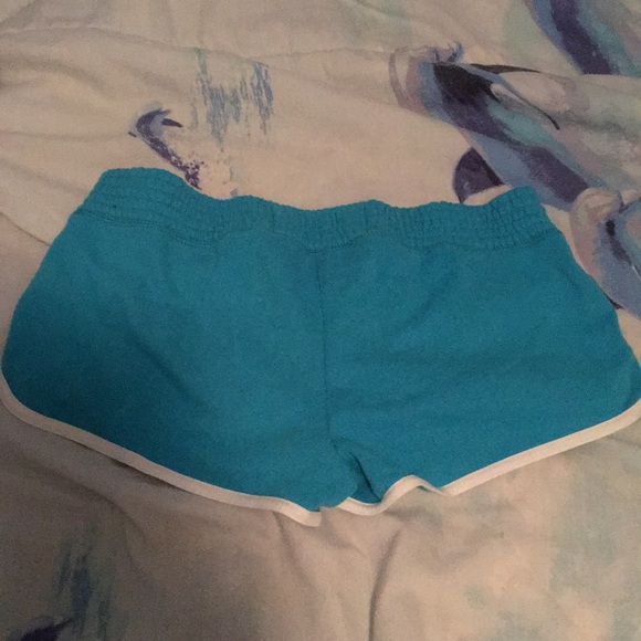 🚨2 for 10🚨 Blue Hollister girls shorts - Picture 2 of 3